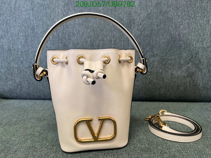 Valentino-Bag-Mirror Quality Code: UB9792 $: 209USD