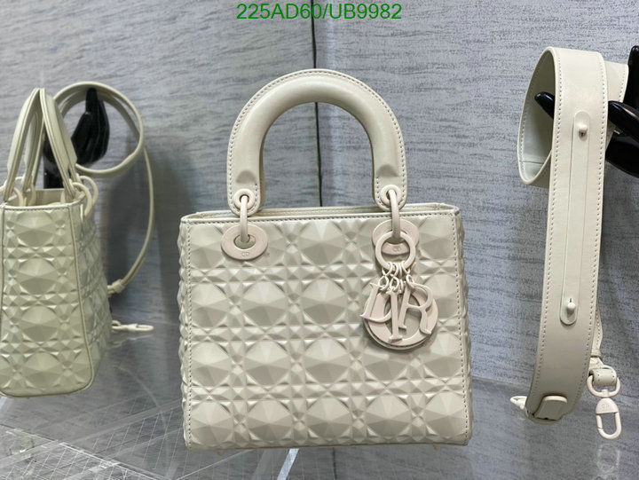 Dior-Bag-Mirror Quality Code: UB9982 $: 225USD