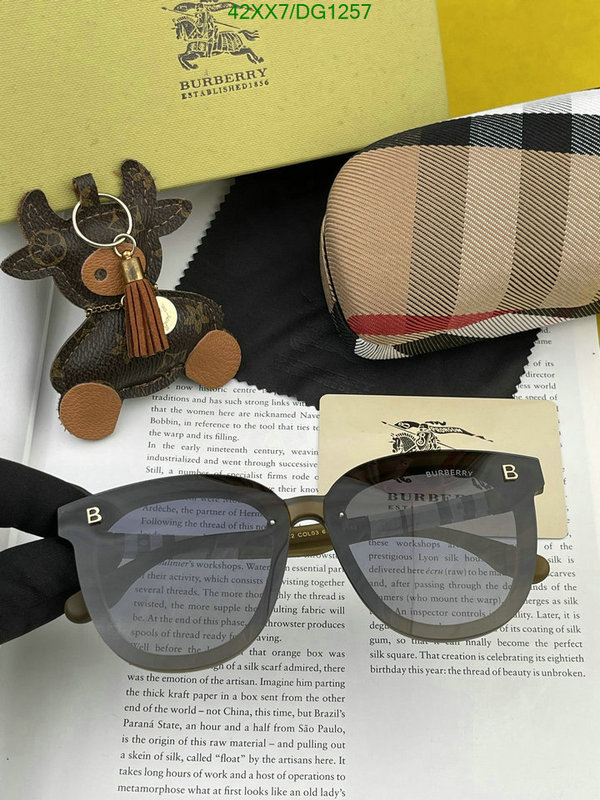 Burberry-Glasses Code: DG1257 $: 42USD