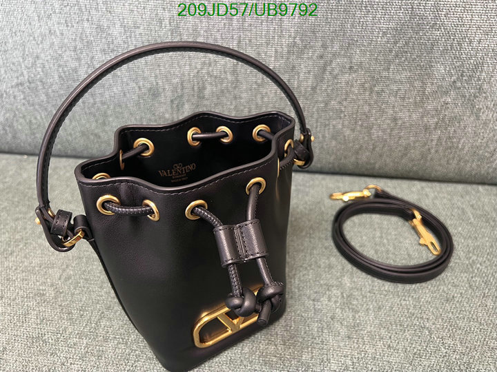 Valentino-Bag-Mirror Quality Code: UB9792 $: 209USD