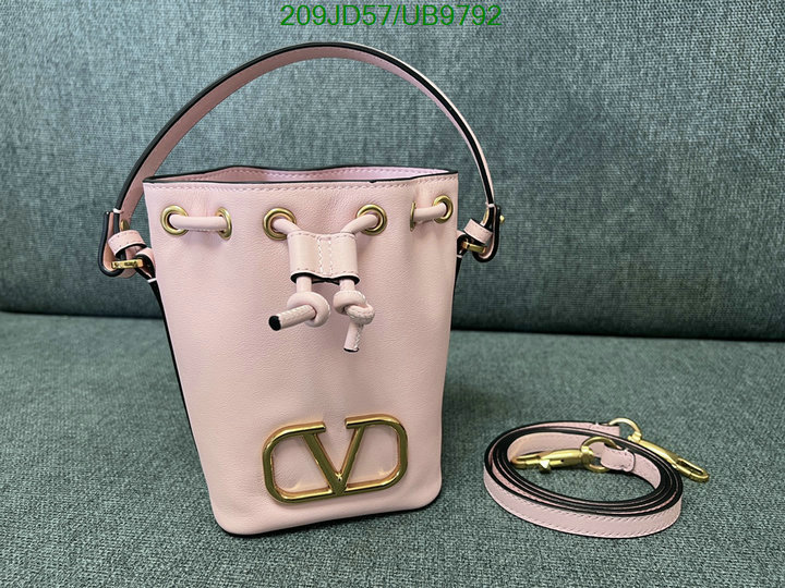 Valentino-Bag-Mirror Quality Code: UB9792 $: 209USD