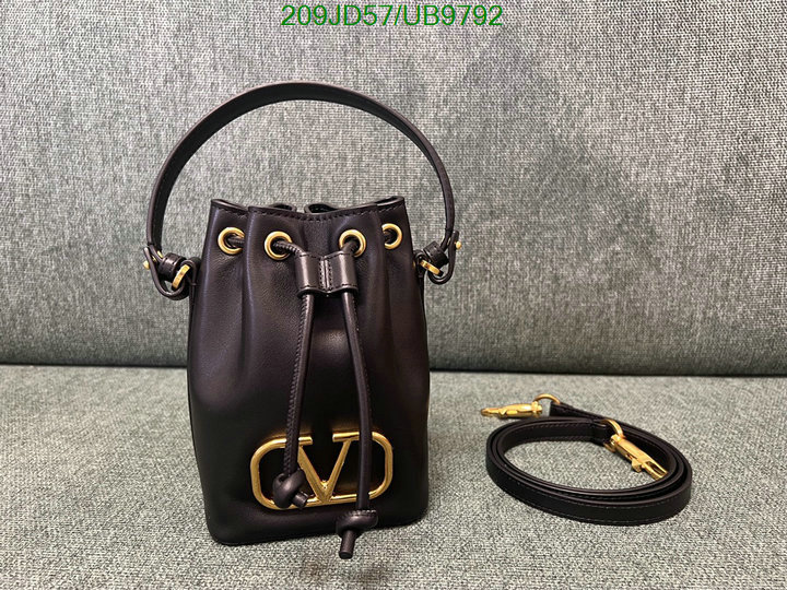 Valentino-Bag-Mirror Quality Code: UB9792 $: 209USD