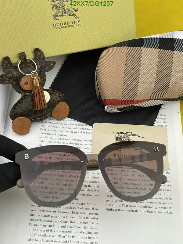 Burberry-Glasses Code: DG1257 $: 42USD