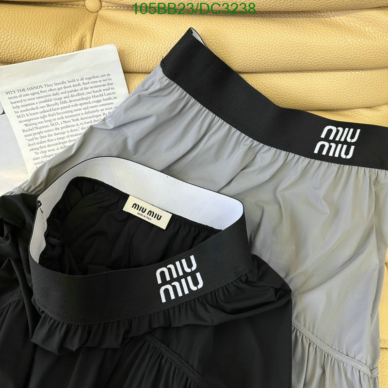 MIUMIU-Clothing Code: DC3238 $: 105USD