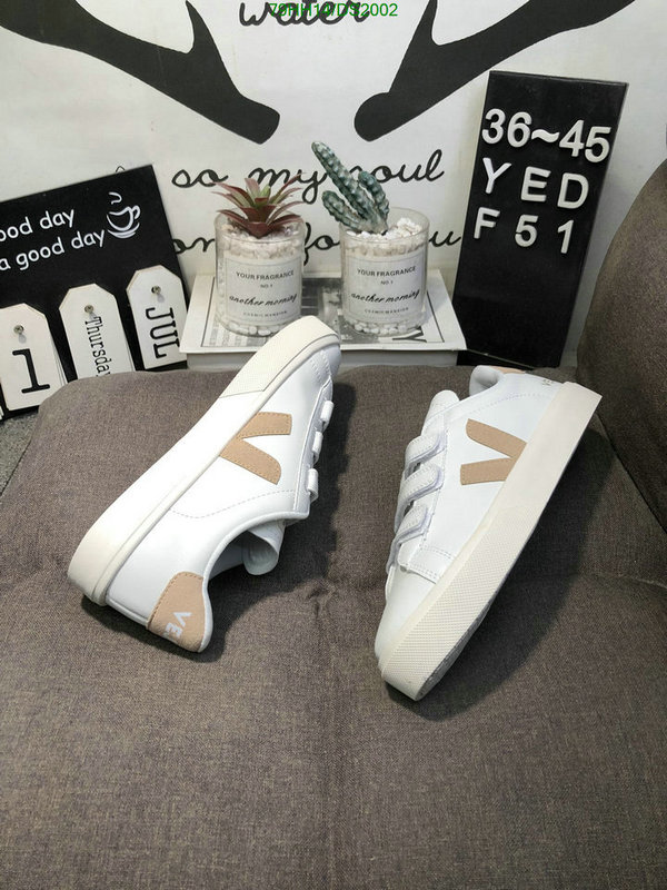 VEJA-Men shoes Code: DS2002 $: 79USD