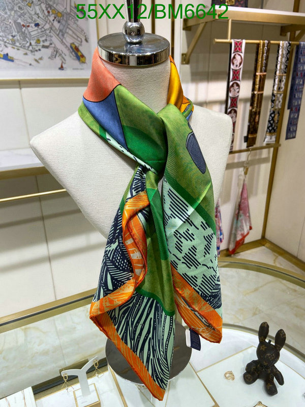 Hermes-Scarf Code: BM6642 $: 55USD