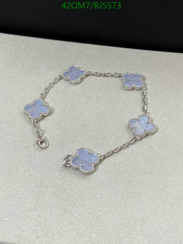 Van Cleef & Arpels-Jewelry Code: RJ5573 $: 42USD