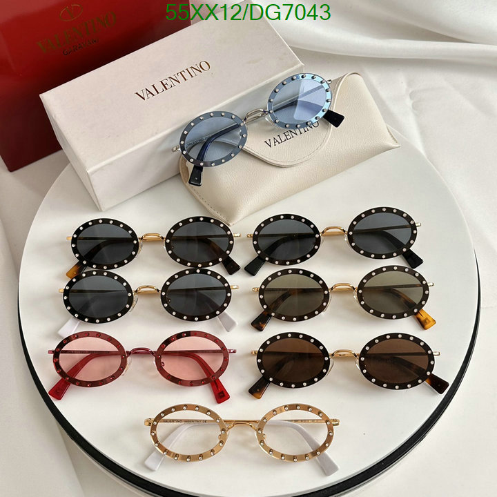 Valentino-Glasses Code: DG7043 $: 55USD