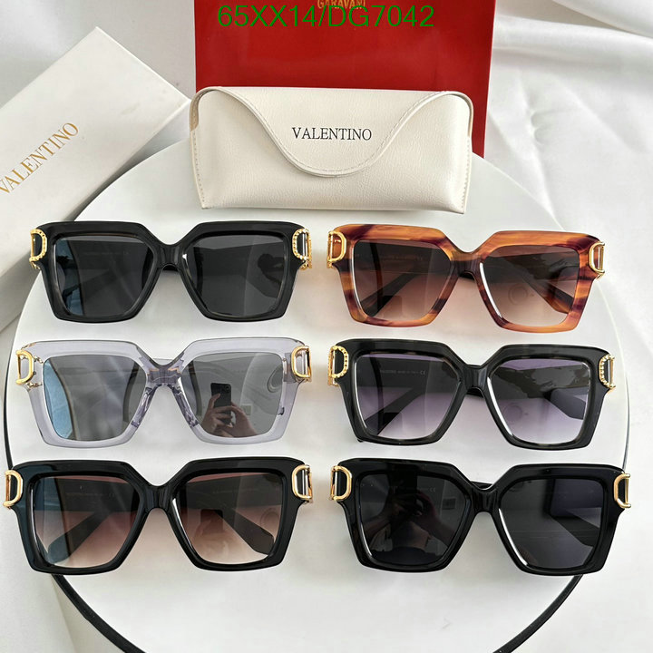 Valentino-Glasses Code: DG7042 $: 65USD