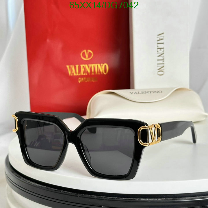 Valentino-Glasses Code: DG7042 $: 65USD