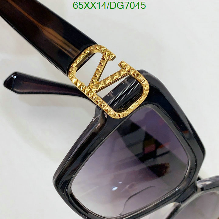 Valentino-Glasses Code: DG7045 $: 65USD