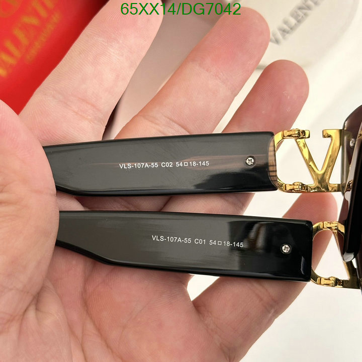 Valentino-Glasses Code: DG7042 $: 65USD