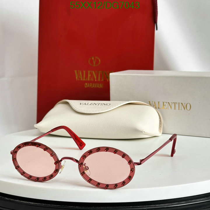 Valentino-Glasses Code: DG7043 $: 55USD