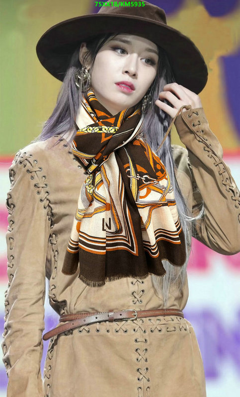 LV-Scarf Code: KM5935 $: 75USD