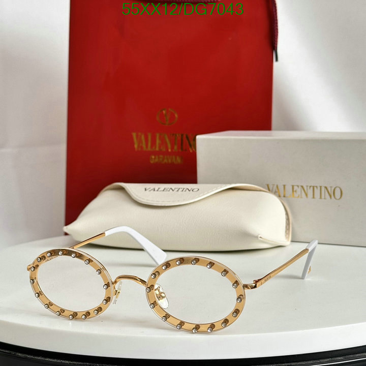 Valentino-Glasses Code: DG7043 $: 55USD