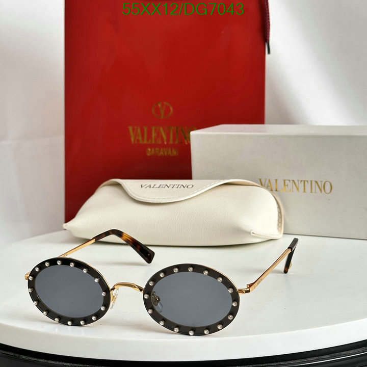 Valentino-Glasses Code: DG7043 $: 55USD