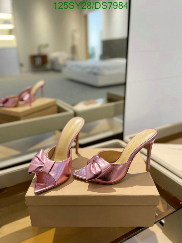 Gianvito Rossi-Women Shoes Code: DS7984 $: 125USD