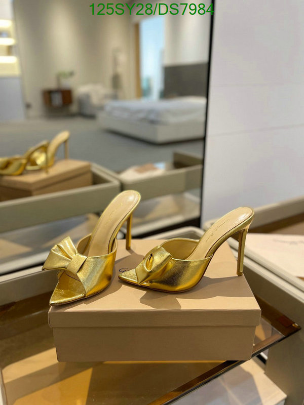 Gianvito Rossi-Women Shoes Code: DS7984 $: 125USD