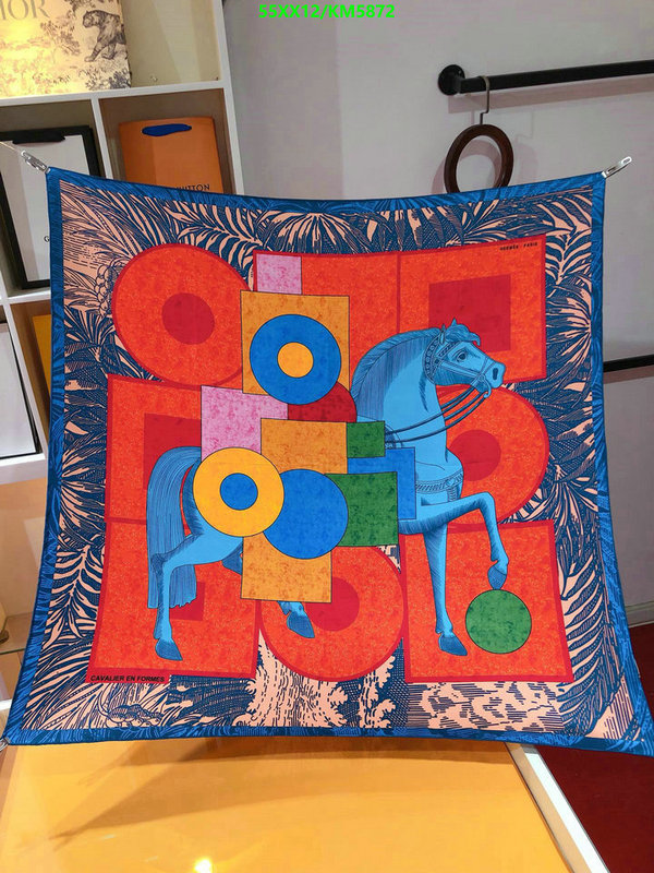 Hermes-Scarf Code: KM5872 $: 55USD