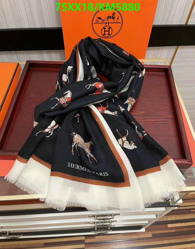 Hermes-Scarf Code: KM5880 $: 75USD