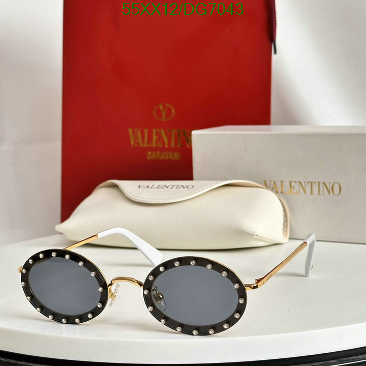 Valentino-Glasses Code: DG7043 $: 55USD