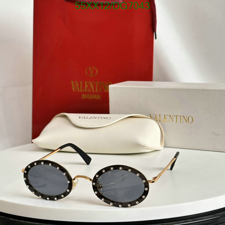 Valentino-Glasses Code: DG7043 $: 55USD