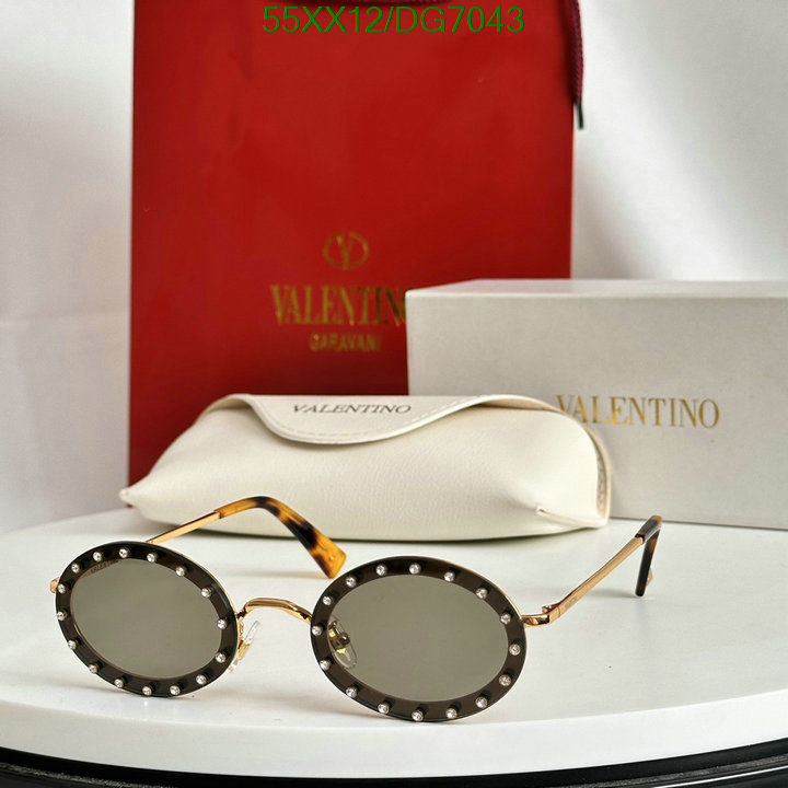 Valentino-Glasses Code: DG7043 $: 55USD