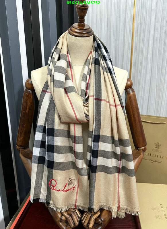 Burberry-Scarf Code: KM5752 $: 65USD