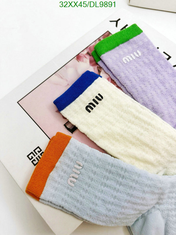 Miu Miu-Sock Code: DL9891 $: 32USD