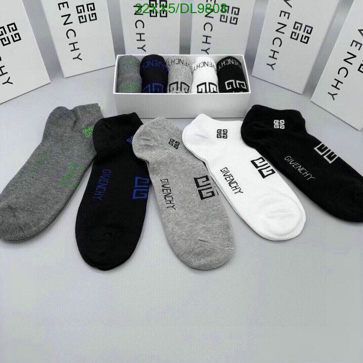 Givenchy-Sock Code: DL9808 $: 32USD