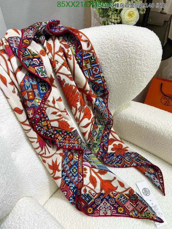 Hermes-Scarf Code: DM8693 $: 85USD