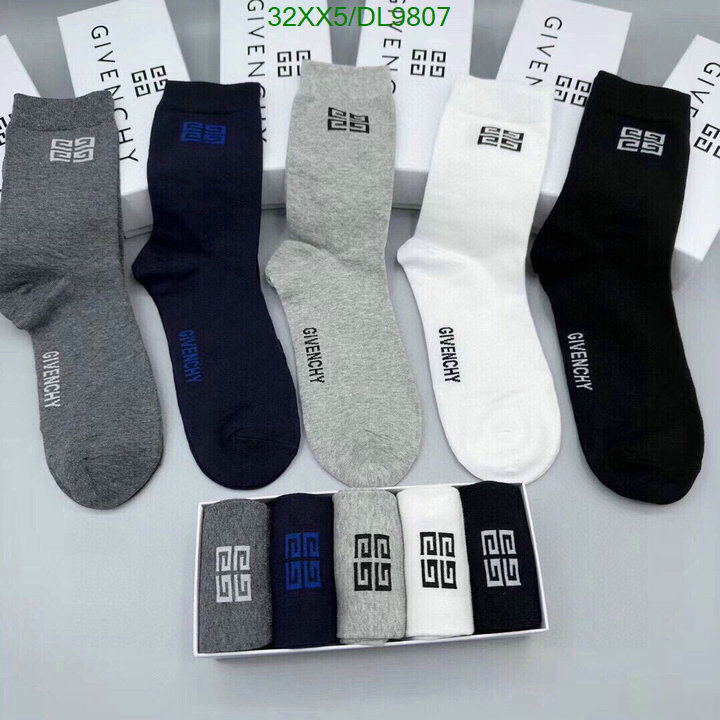 Givenchy-Sock Code: DL9807 $: 32USD