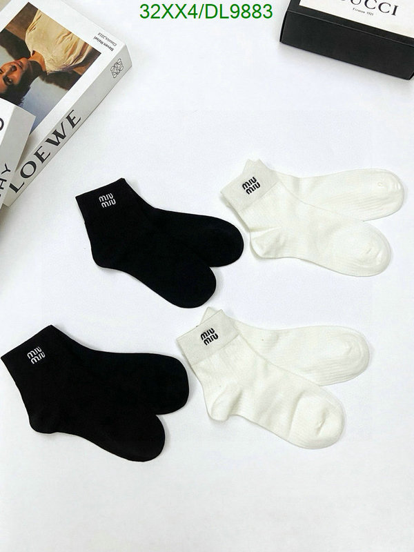 Miu Miu-Sock Code: DL9883 $: 32USD