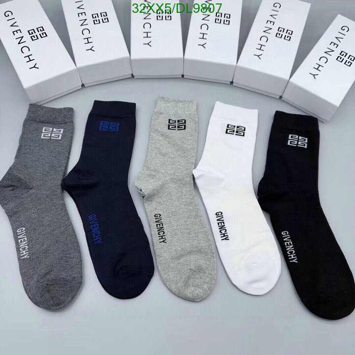 Givenchy-Sock Code: DL9807 $: 32USD