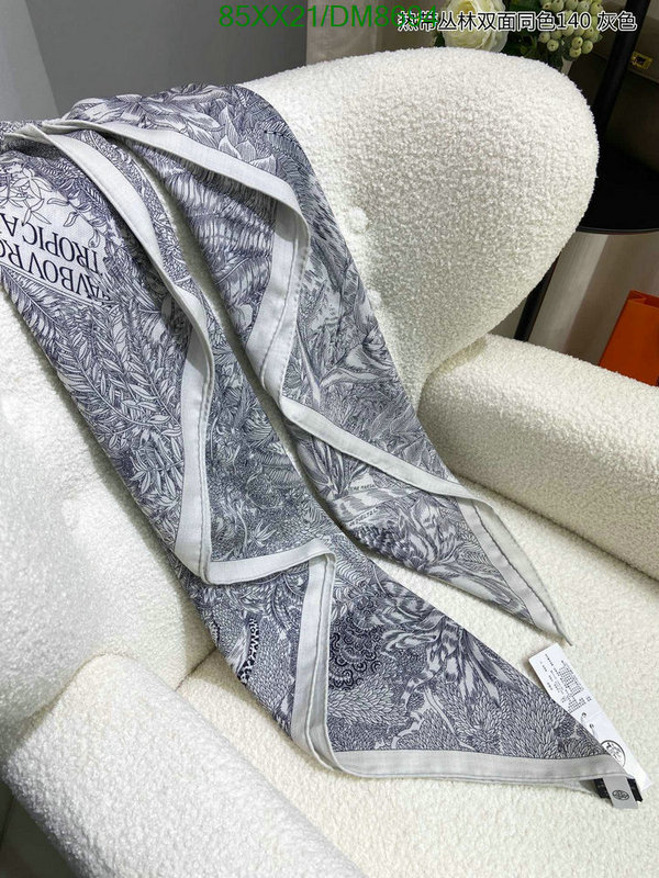 Hermes-Scarf Code: DM8694 $: 85USD