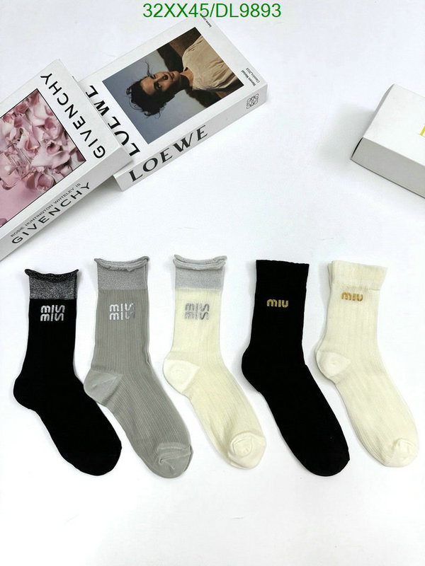 Miu Miu-Sock Code: DL9893 $: 32USD