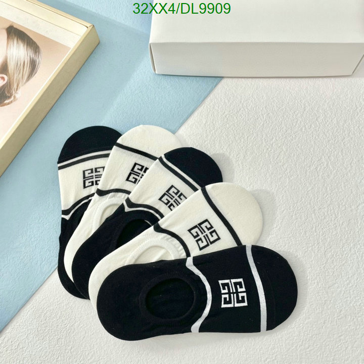 Givenchy-Sock Code: DL9909 $: 32USD