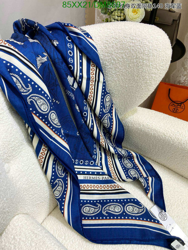 Hermes-Scarf Code: DM8697 $: 85USD