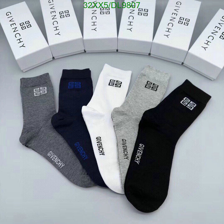 Givenchy-Sock Code: DL9807 $: 32USD