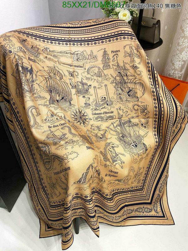 Hermes-Scarf Code: DM8697 $: 85USD