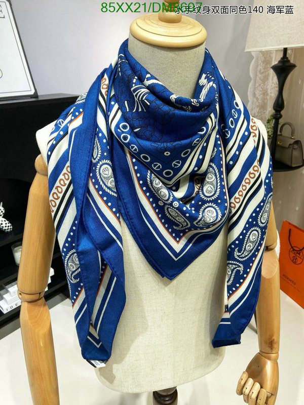 Hermes-Scarf Code: DM8697 $: 85USD