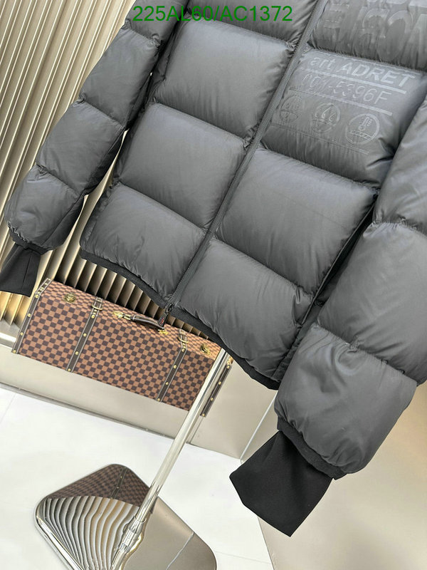 Moncler-Down jacket Men Code: AC1372 $: 225USD