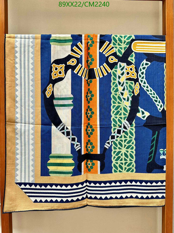 Hermes-Scarf Code: CM2240 $: 89USD