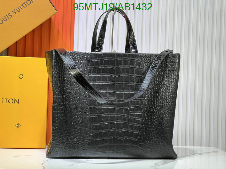 LV-Bag-4A Quality Code: AB1432 $: 95USD