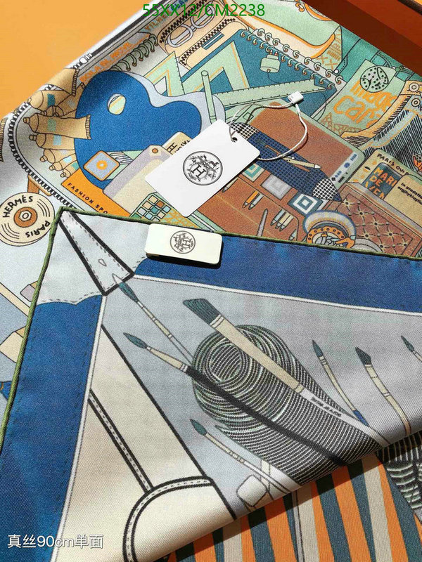 Hermes-Scarf Code: CM2238 $: 55USD