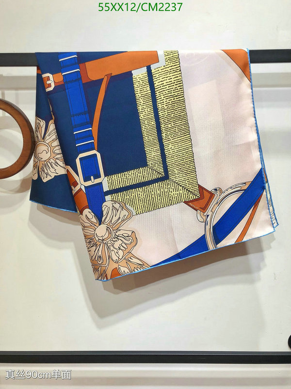 Hermes-Scarf Code: CM2237 $: 55USD