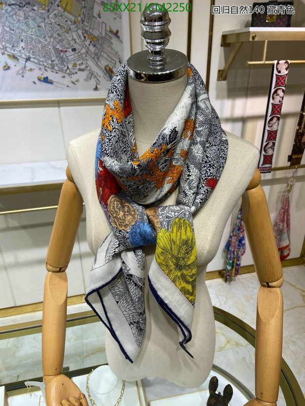 Hermes-Scarf Code: CM2250 $: 85USD