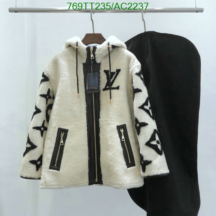 LV-Clothing Code: AC2237 $: 769USD