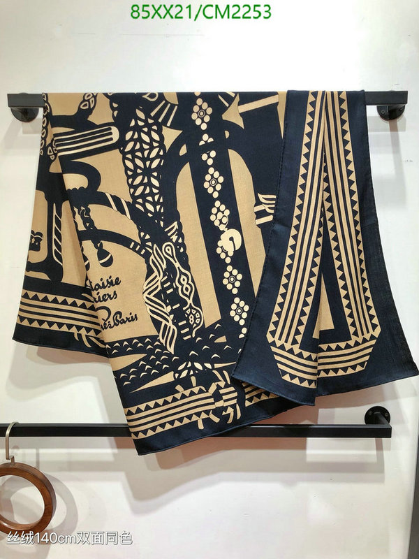 Hermes-Scarf Code: CM2253 $: 85USD