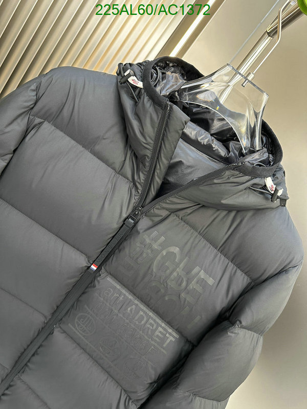 Moncler-Down jacket Men Code: AC1372 $: 225USD